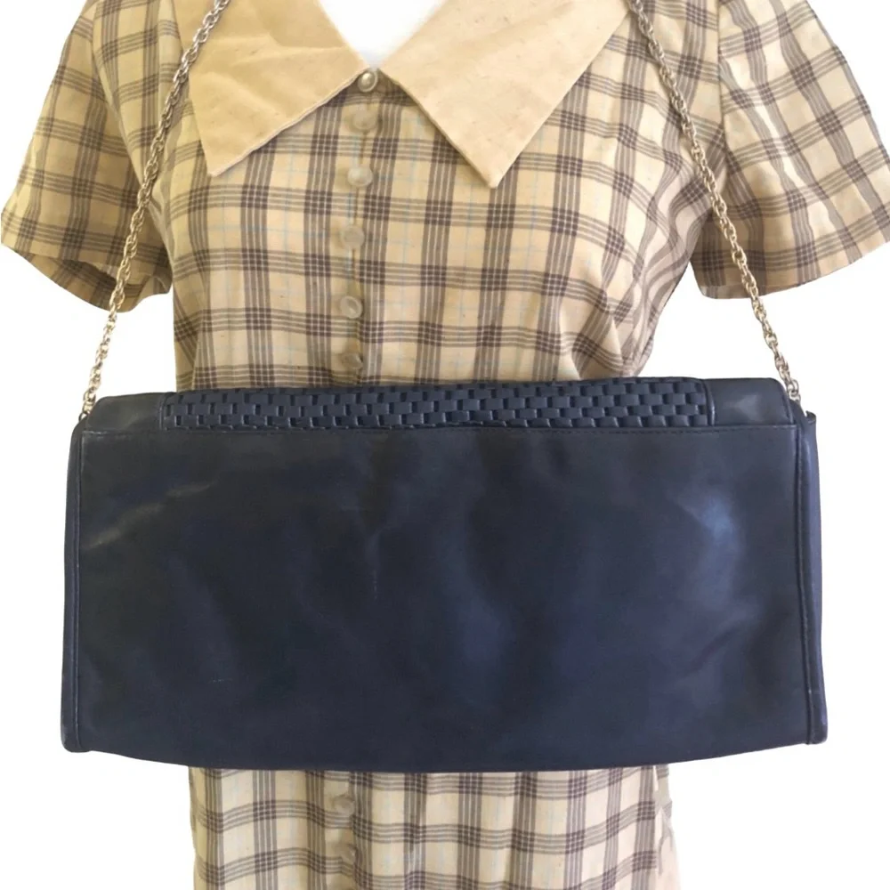 Vintage‎ Italian Navy Leather Purse with Chain Strap. Shoulder Bag by MARA Italy